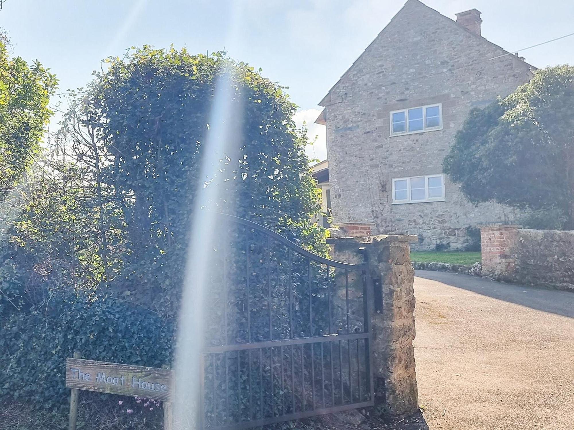 הוילה Cudworth The Moat House מראה חיצוני תמונה